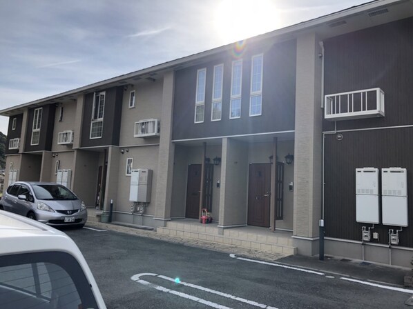 ヴィラ・カルティベートの物件外観写真